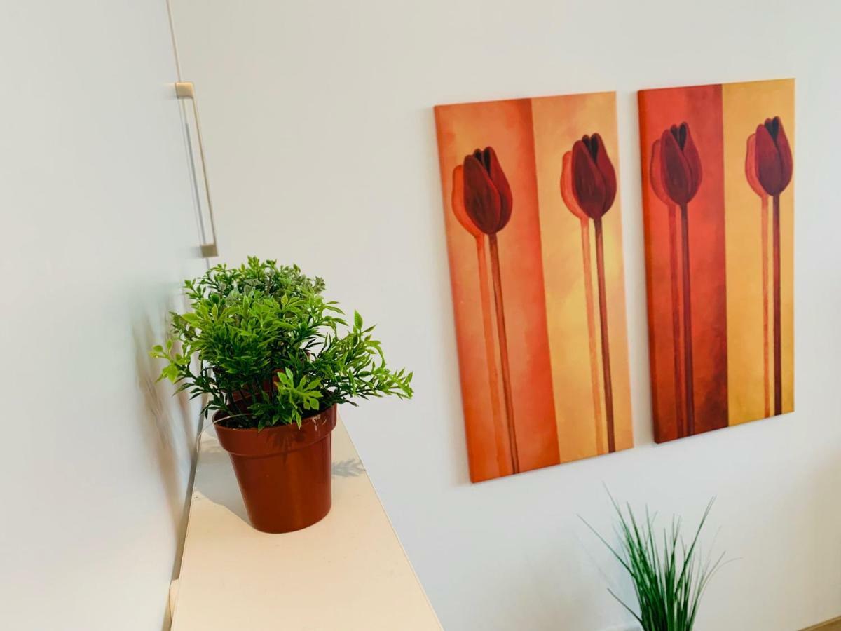 Moderner Bungalow, 20 Minuten Bis Hannover City, 24H Check-In Garbsen Exterior photo
