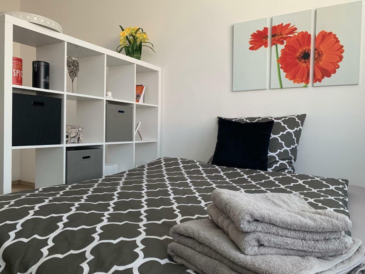 Moderner Bungalow, 20 Minuten Bis Hannover City, 24H Check-In Garbsen Exterior photo