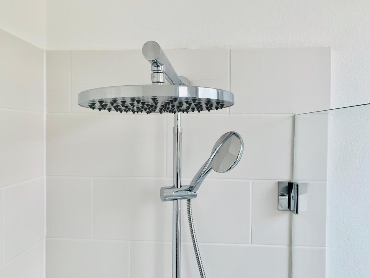 Moderner Bungalow, 20 Minuten Bis Hannover City, 24H Check-In Garbsen Exterior photo