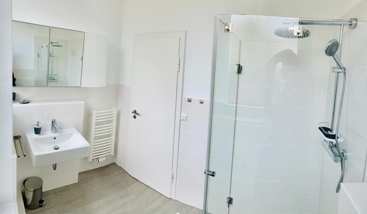 Moderner Bungalow, 20 Minuten Bis Hannover City, 24H Check-In Garbsen Exterior photo